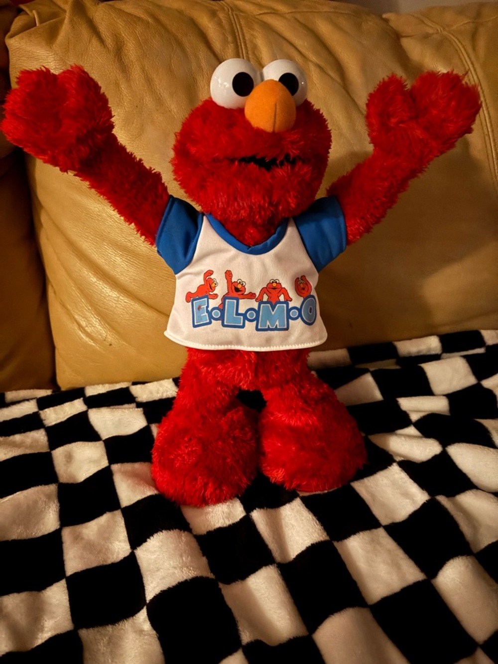 2003 Elmo Sing Dance E.L.M.O. "YMCA" Sesame Street